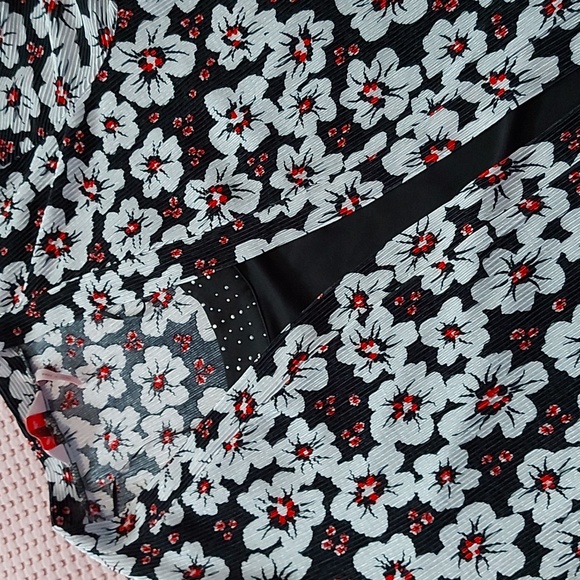 Woman's top - Picture 3 of 9